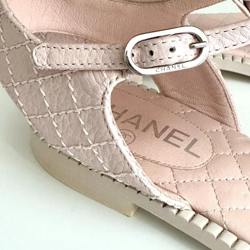 CHANEL Light Pink Quilted Leather Logo Chain T-Strap Thong Flat Sandals